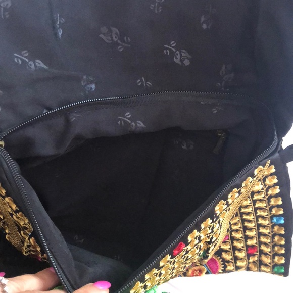 Embroidered Pom Pom flower clutch bag. - Picture 6 of 8